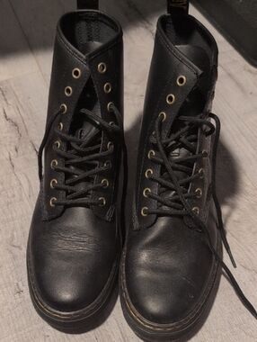 Dr Martens Classic Black Lace-Up
